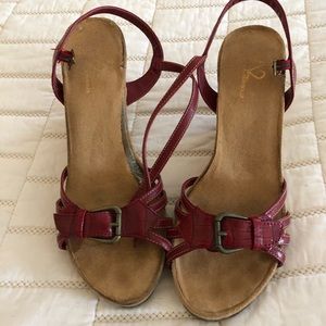 MAKE AN OFFER!! Size 8.5 used Aerosoles wedges